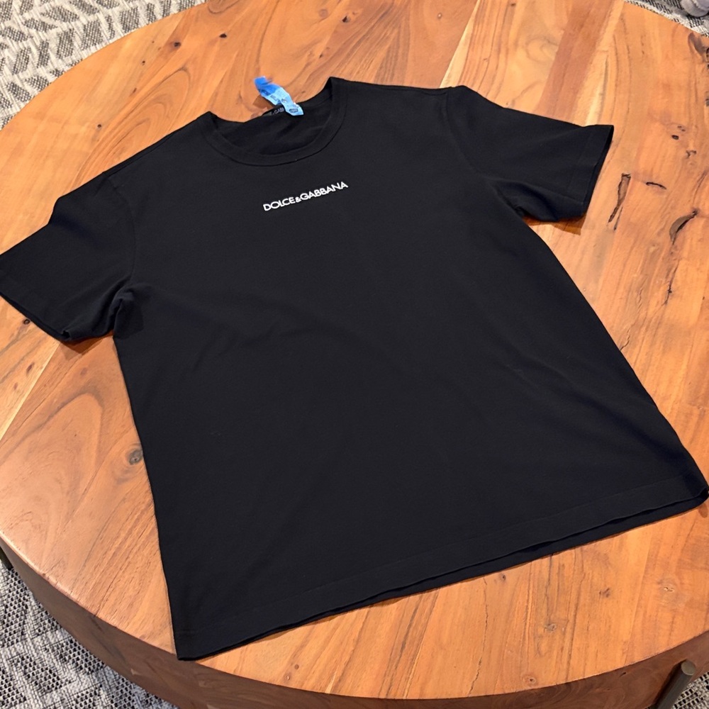 🏝️ Dry cleaned used Dolce & Gabbana Black Short Sleeve Tee